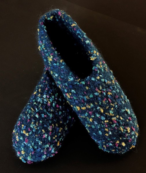Filzpuschen Tweed mit bunten Noppen in 3 Farben